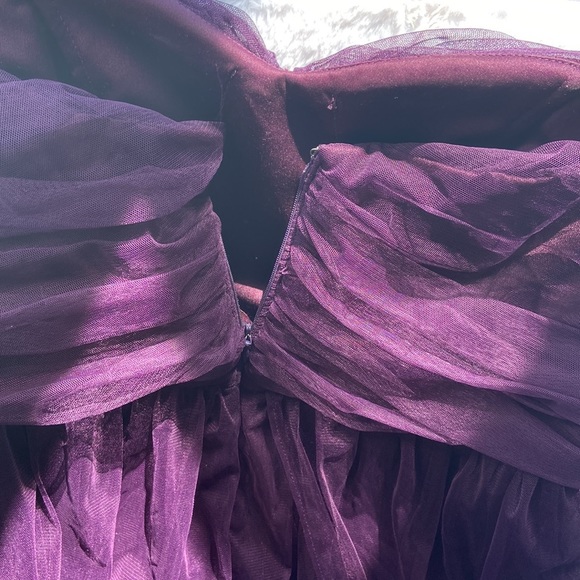 Gorgeous Strapless Prom Dress 💜 (see video! 😍) - Picture 4 of 4